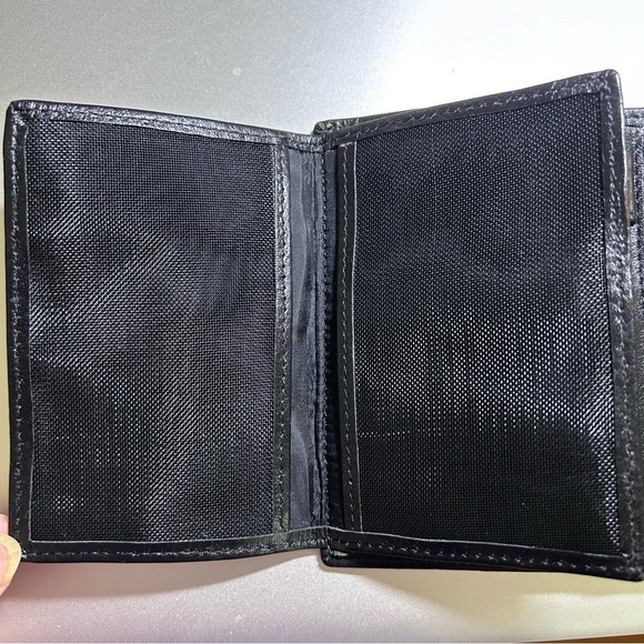 Black bifold leather wallet by Swank 5” x 3-3/4” x 5/8” - Picture 6 of 11